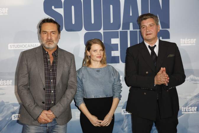 Gilles Lellouche et Mélanie Thierry ont pris la pause avec Thomas Bidegain, le réalisateur du film