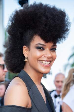 Sonia Bonny à Cannes entre la coiffure afro et le punk!