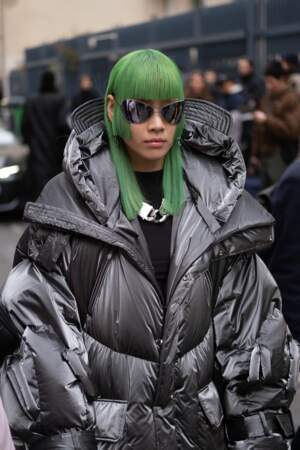 La chanteuse Alyy Space à la  Fashion Week s'est décidée pour du vert
