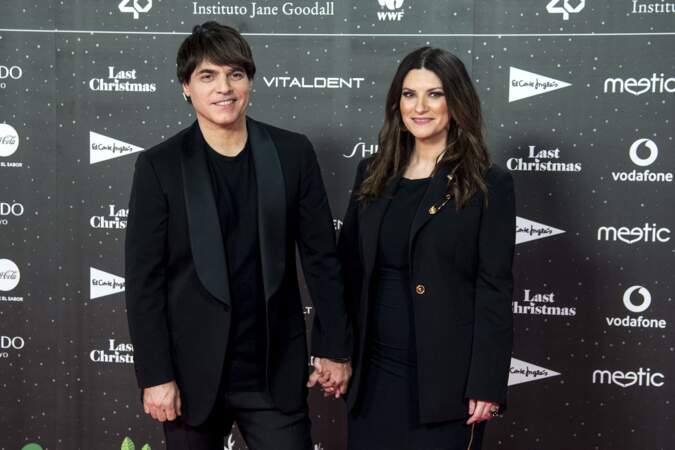 Les musiciens Laura Pausini et Paolo Carta ont officialisé leur union (de 18 ans) le 22 mars 2023 , accompagnés de leur fille Paola, 10 ans