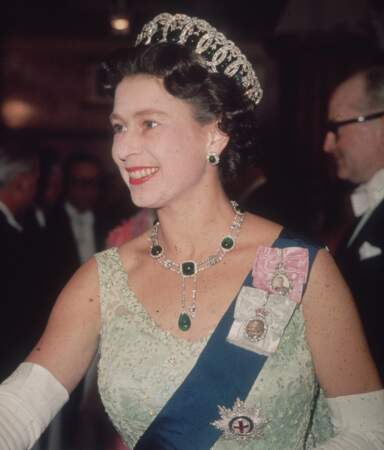 La reine Elizabeth II à la première d'un film.