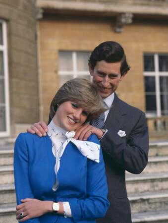 L'annonce officielle des fiançailles de Charles et Diana.