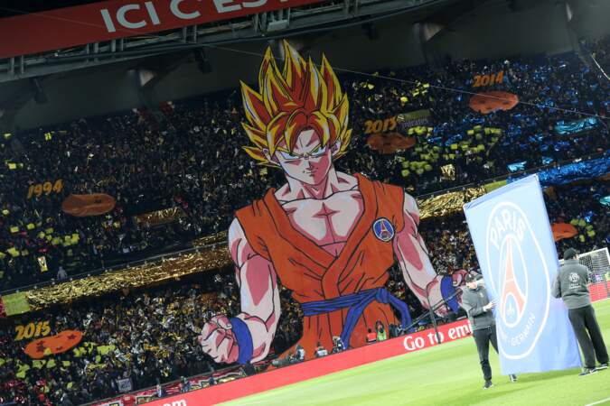 Les supporters du PSG mettent à l'honneur le héros du manga japonnais Dragon Ball Z.