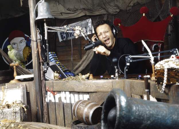 En 1992, Arthur connaît un succès retentissant sur Europe 1 puis Europe 2 avec son émission "Arthur et les Pirates"