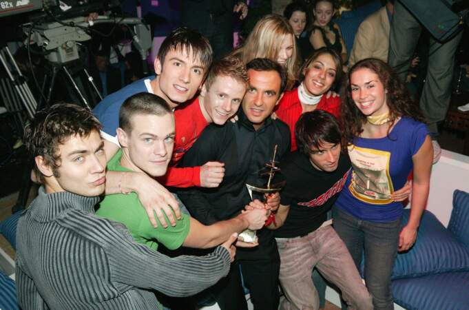 Le 3 novembre 2003, Nikos Aliagas et la promotion de la saison 3 de la Star Ac fêtent leur 7 d'Or de la meilleure émission de téléréalité de l'année