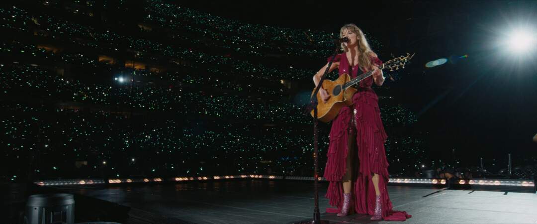 Durant The Eras Tour, Taylor Swift interprète la version longue de son hit "All too well"