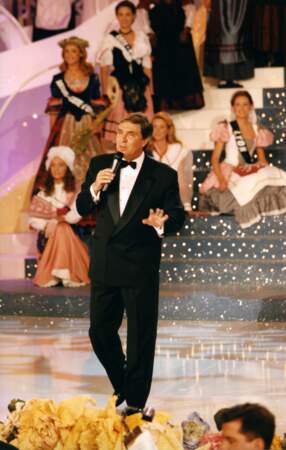 Il présente Miss France chaque année depuis que la cérémonie est arrivée sur TF1 en 1995