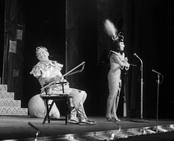 Bourvil monta sur scène, pour des comédies et des opérettes, tout au long de sa carrière.