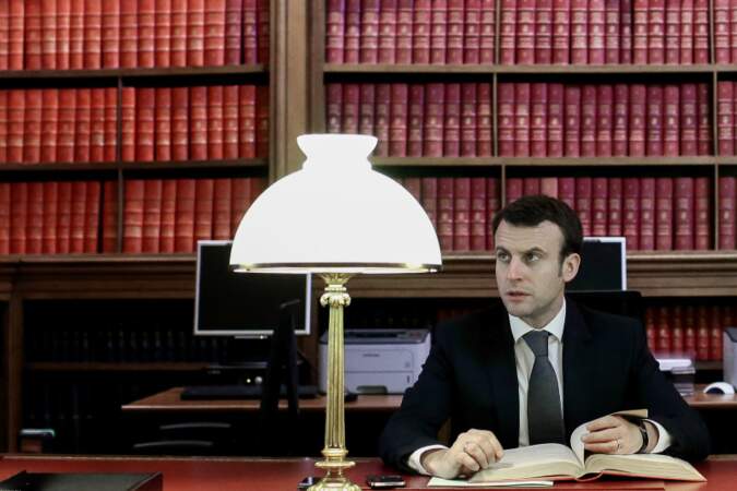 Emmanuel Macron n'a que 15 ans quand il rencontre Brigitte Trogneux