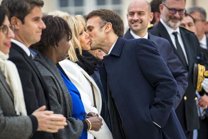 Emmanuel Macron est heureux de vivre son amour au grand jour