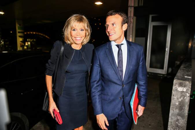 La distance avec Brigitte Trogneux confirme au futur président son amour pour elle