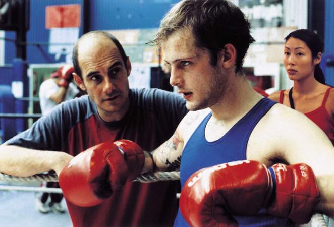 Dans un autre registre, il interprétera en 2003 dans Poids léger (de Jean-Pierre Améris)  le rôle d'un boxeur écorché vif, au côté de son coach Bernard Campan.