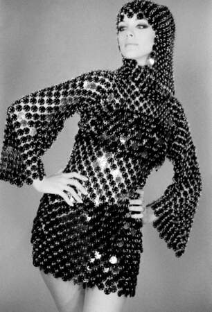 Anny Duperey a été mannequin pour le couturier Paco Rabanne en 1969.