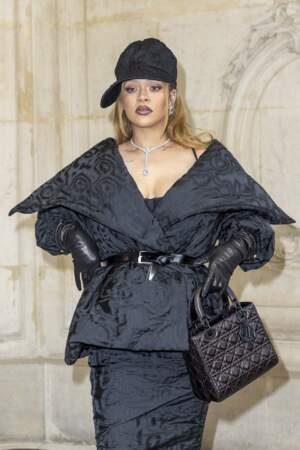 Côté stars internationales, le défilé Dior a reçu Rihanna, 