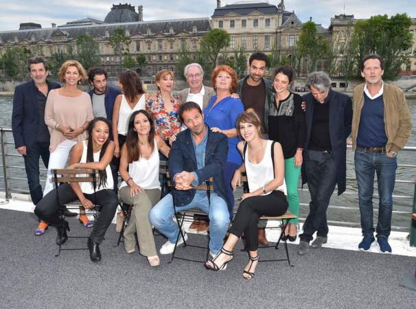 Fabienne Carat en 2016 avec ses collègues comédiens pour la soirée "Fête des fictions de France 3".