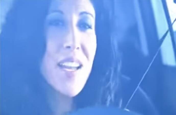 Fabienne Carat, chanteuse, dans son clip "Ecoute-toi" en 2009.