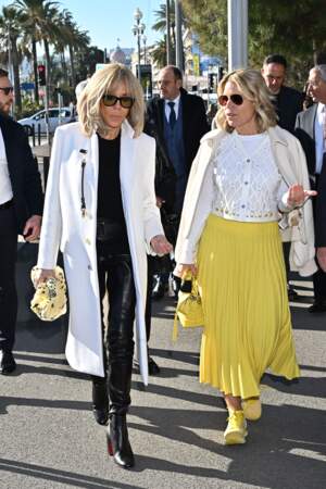 La Première dame et l'épouse du maire de Nice avaient symboliquement opté pour un manteau blanc et une touche de jaune