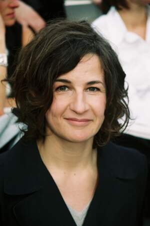 Valérie Lemercier décroche son premier rôle important au cinéma en 1993 dans Opération Corned Beef de Jean-Marie Poiré 