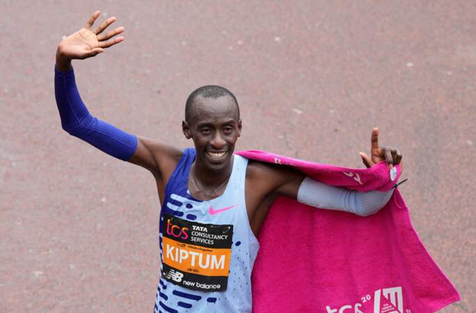 Kelvin Kiptum, recordman du monde de marathon, est décédé dans un accident de la route au Kenya, dimanche 11 février.