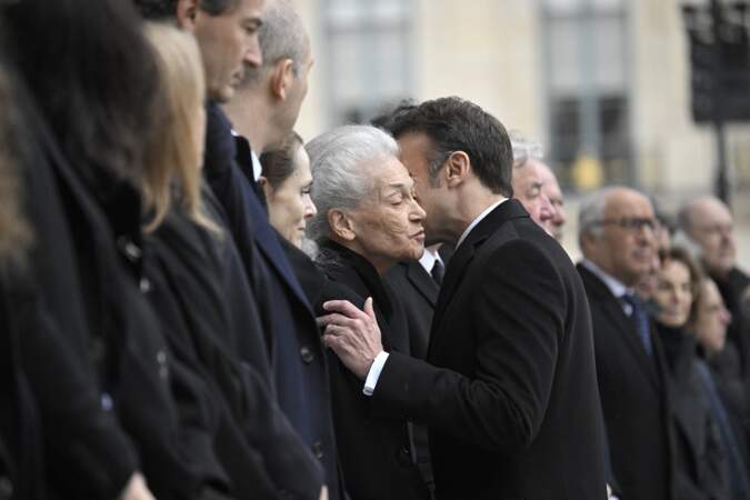 Emmanuel Macron a salué Elisabeth Badinter, la veuve de Robert Badinter