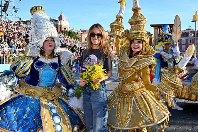 Elodie Fontan durant le défilé d'ouverture du Carnaval de Nice 2024 "Roi de la Pop Culture", le 17 février 