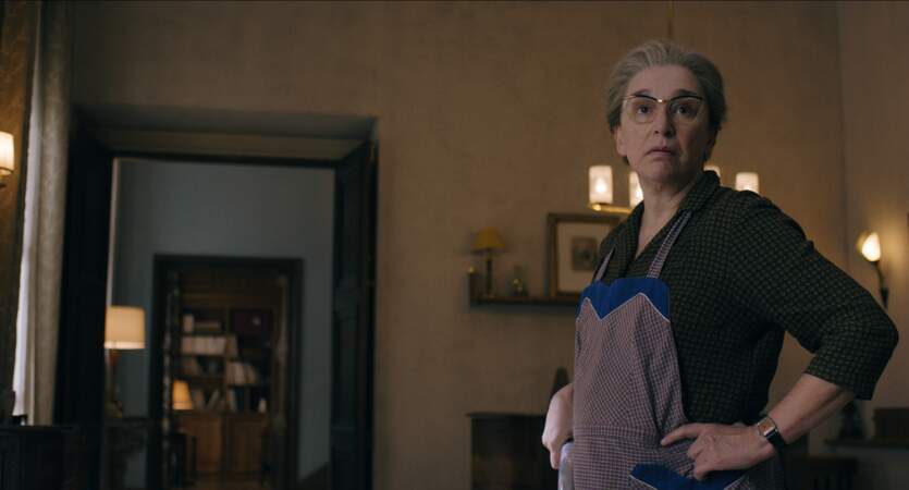 Clothilde Mollet joue le rôle d'Helena Thibaut, l'ancienne employée de maison de Gabrielle et qui s'occupe désormais de Sam Spade (Clive Owen).