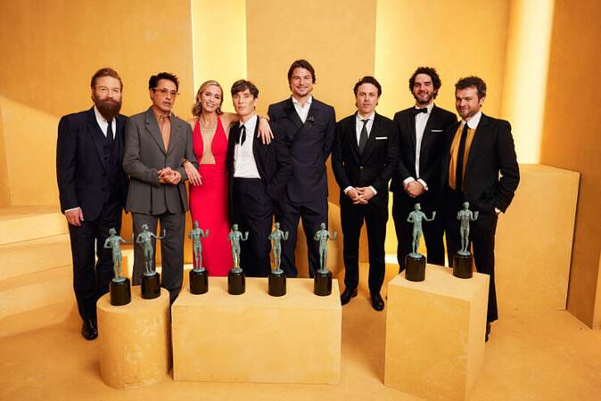 Oppenheimer a remporté trois SAG Awards cette année, dont celui du Meilleur casting. Les acteurs ont tous posé ensemble après l'annonce. 