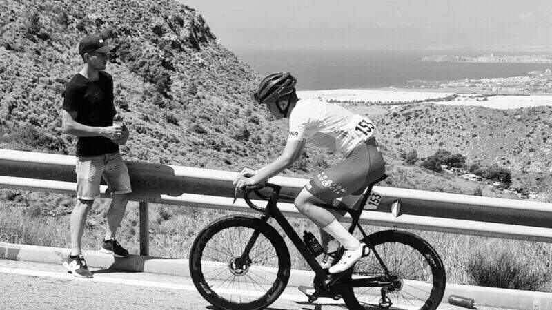 Espoir du cyclisme espagnol, Juan Pujalte a été victime d'un accident lors d'un entraînement dans la région de Murcie, jeudi 29 février. Il avait 18 ans.