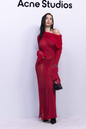 La mannequin espagnole, Lola Rodríguez de rouge vêtue