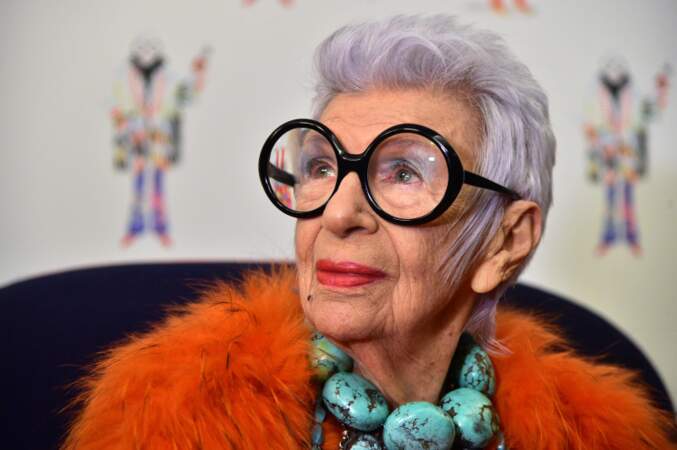 L'icône de la mode Iris Apfel est morte vendredi 1er mars 2024 à l'âge de 102 ans