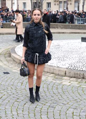 Carla Ginola, la fille de David Ginola a aussi pris la pose dans les rues de Paris.