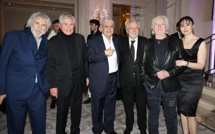 Une belle brochette d'artistes entoure Murielle Aufray avec de gauche à droite Pierre Richard, Claude Lelouch, Enrico Macias, Pierre Arditi et Hugues Aufray 