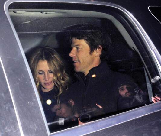 Février 2010 : l'actrice et son mari sortent dîner à Los Angeles.