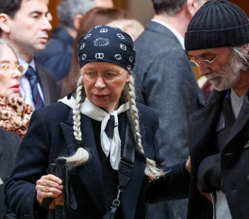 La photographe Dominique Issermann à la sortie des obsèques de l'ancien ministre de la Culture Frédéric Mitterrand.