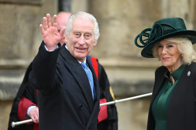 Le roi Charles III et son épouse Camilla Parker Bowles ont assisté ensemble à la messe de Pâques, dans la chapelle Saint-George, ce 31 mars. 