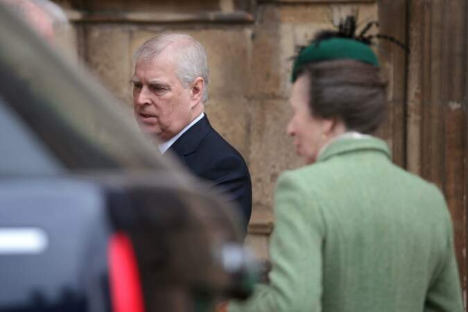 D'autres membres de la famille royale, ici le Prince Andrew, se sont en revanche déplacés pour la messe. 