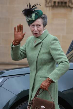 La princesse Anne avait choisi, comme la reine, une tenue verte. 