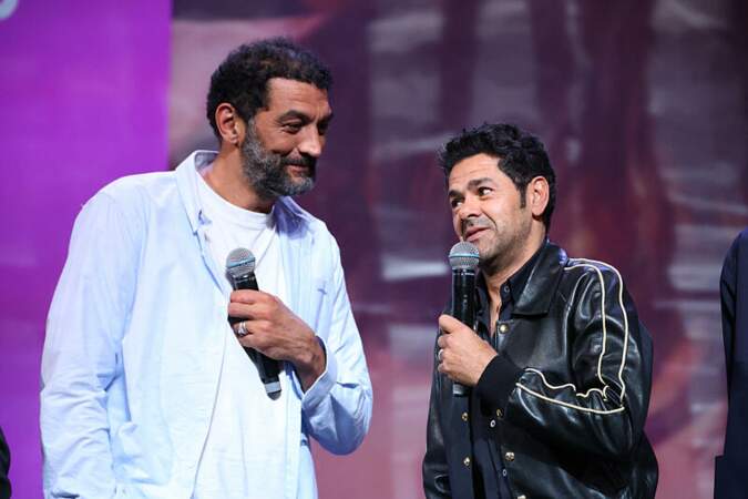 Jamel Debbouze et Ramzy Bedia lors de la cérémonie d'ouverture de la 7ème saison de CanneSeries  le 5 avril 2024