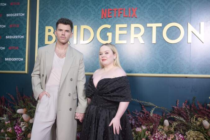 C'est le nouveau couple de La Chronique des Bridgerton ! Nicola Coughlan et Luke Newton sont les stars de la saison 3 de la série Netflix.