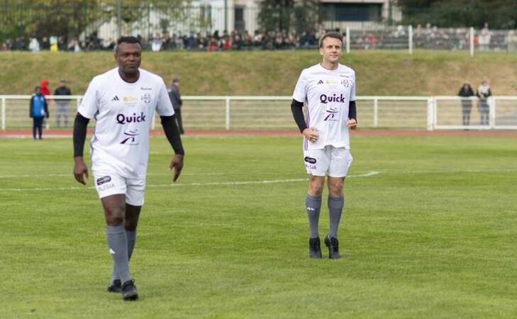 Emmanuel Macron a joué avec des légendes du football, comme Marcel Desailly