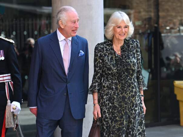 Le monarque et sa femme se sont rendus à l'University College Hospital Macmillan Cancer Centre, un centre de recherche contre le cancer dans le centre de Londres