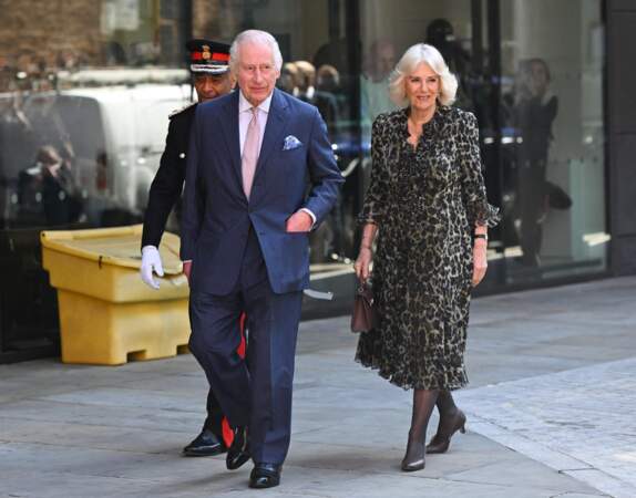 Le roi Charles III d'Angleterre et la reine consort Camilla ont été accueilli par de nombreuses personnes qui ont fait le déplacement pour les voir