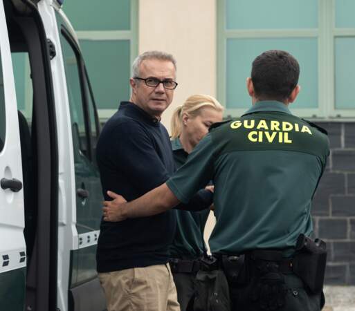 L'arrestation d'Alfonso Basterra dans la série Netflix.