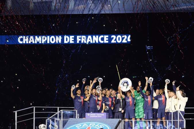 Le Paris Saint-Germain, sacré champion de France pour la 12ème fois le 28 avril 2024, a profité de son dernier match à domicile de la saison pour célébrer son titre