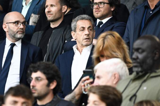 Nicolas Sarkozy a été photographié en tribune