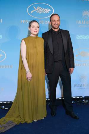 Sept mois après l'annonce de son cancer, l'actrice Emilie Dequenne a pris la pose avec son mari.