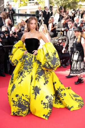 Kylie Verzosa magnifique dans sa robe jaune