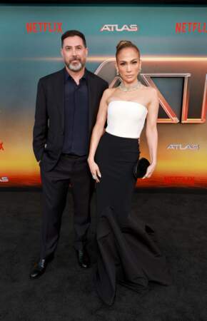Jennifer Lopez avec Brad Peyton, le réalisateur du film Atlas