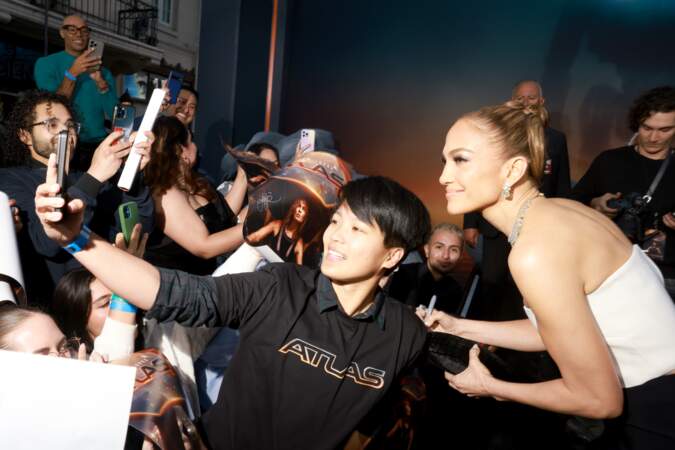 Jennifer Lopez a pris le temps de prendre quelques photos avec ses nombreux fans