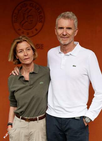 Denis Brogniart et sa femme Hortense ont pris la pose au village lors du tournoi de Roland-Garros ce vendredi 31 mai 2024.